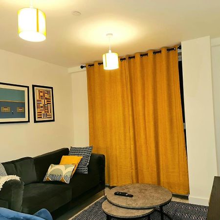 Exquisite Cosy 2-Bed Apartment In Salford Manchester Luaran gambar