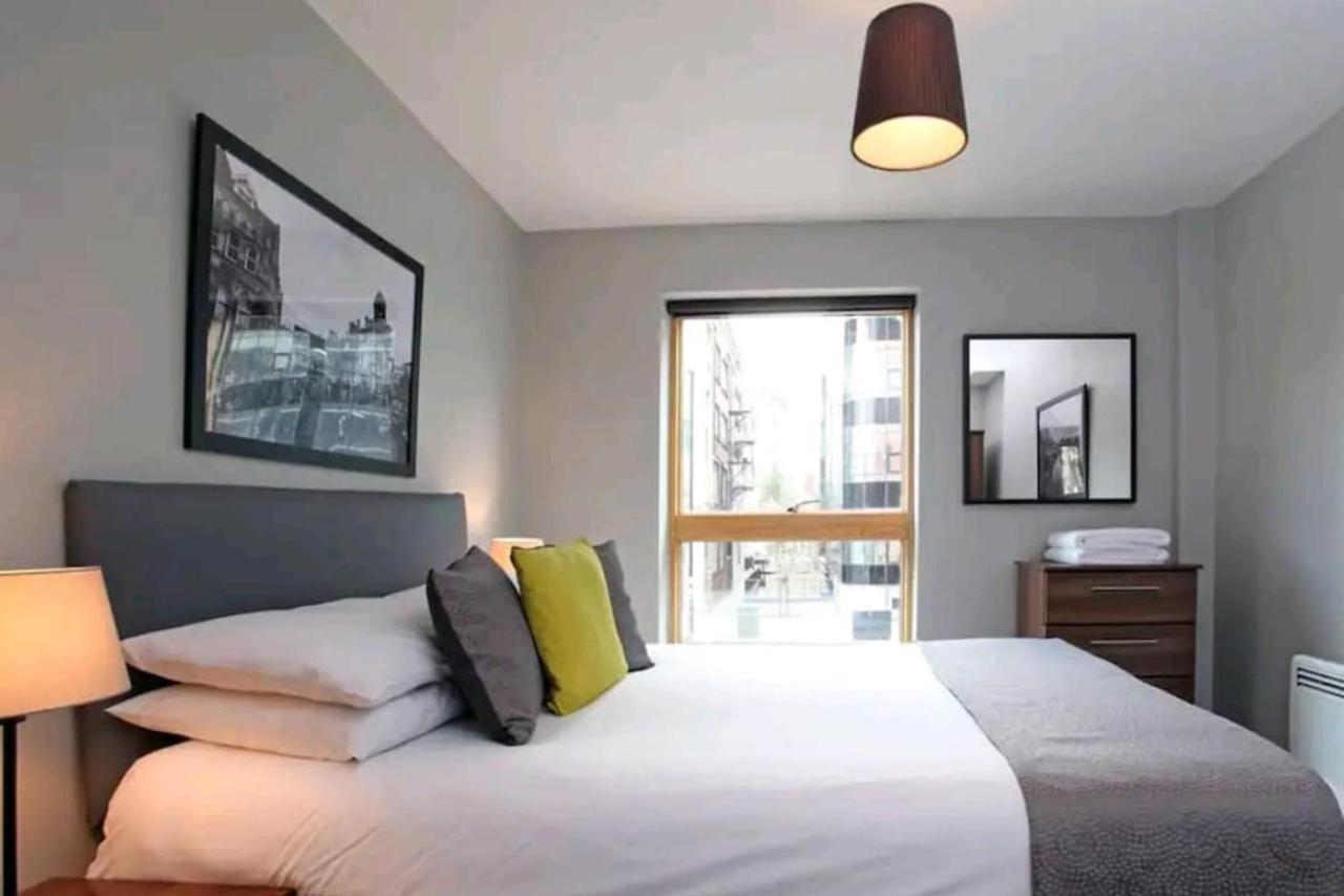 Exquisite Cosy 2-Bed Apartment In Salford Manchester Luaran gambar
